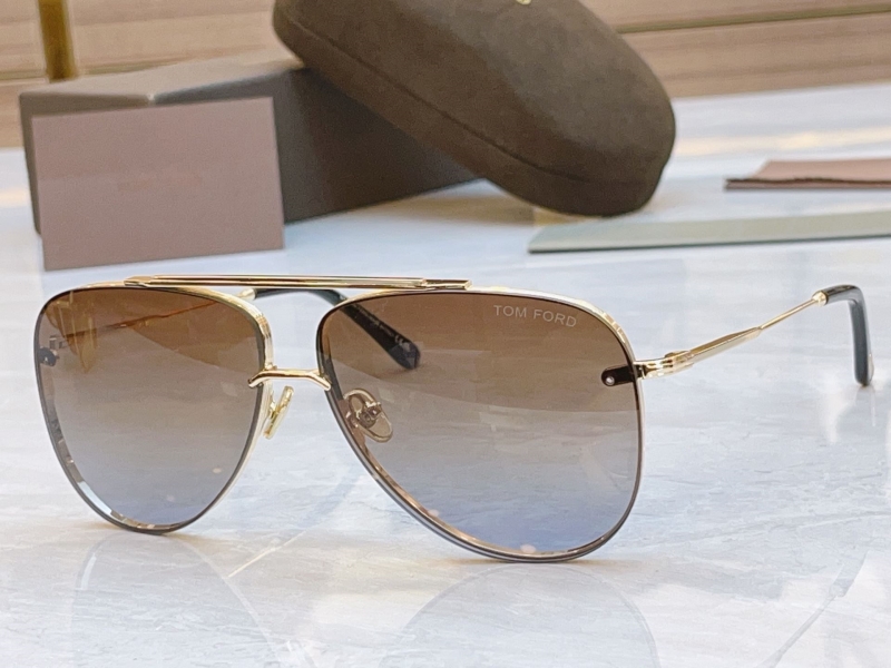TOM FORD